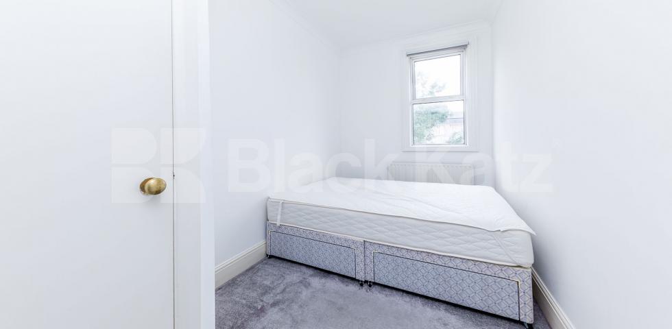 			NEW INSTRUCTION!, 2 Bedroom, 1 bath, 1 reception Flat			 Shirland Road, WARWICK AVENUE - MAIDA VALE